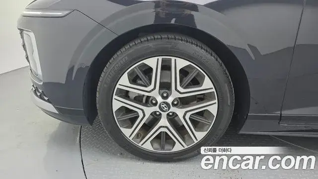 Hyundai Grandeur Hybrid 2023 — Photo 14/20