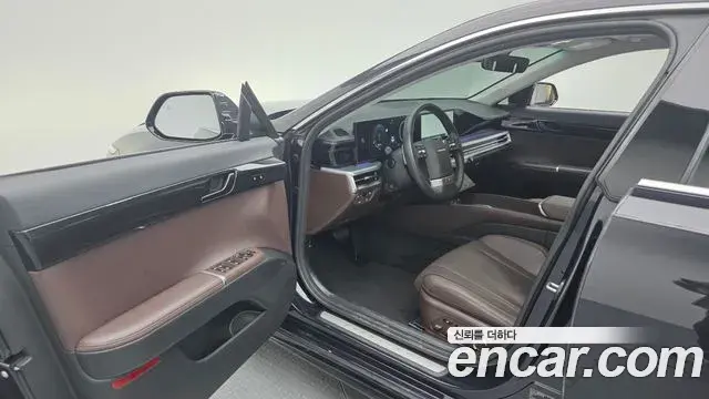 Hyundai Grandeur Hybrid 2023 — Photo 1/20