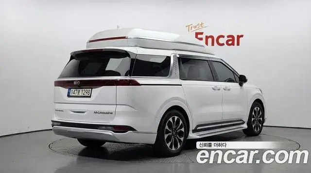 Kia Carnival 2021 — ფოტო 2/20