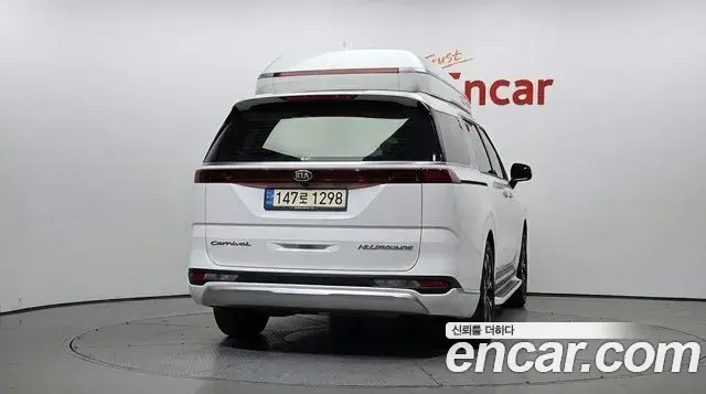 Kia Carnival 2021 — ფოტო 4/20