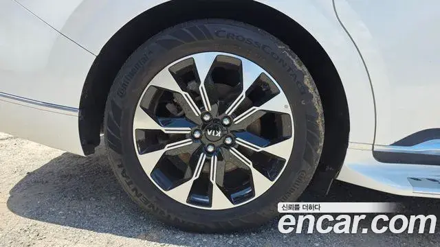 Kia Carnival 2021 — ფოტო 5/20