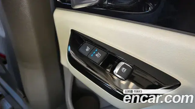 Kia Carnival 2021 — ფოტო 20/20