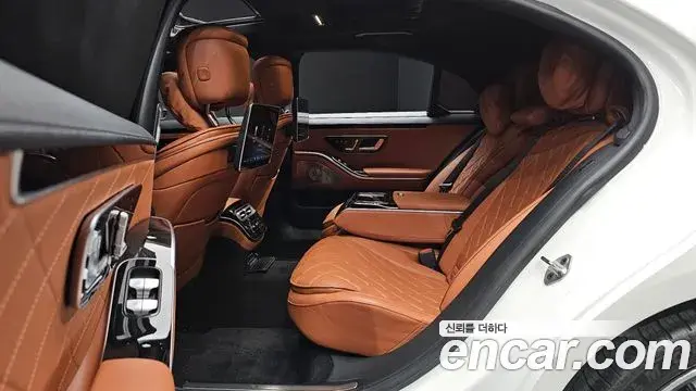Mercedes-Benz S-Class 2021 — Photo 10/20