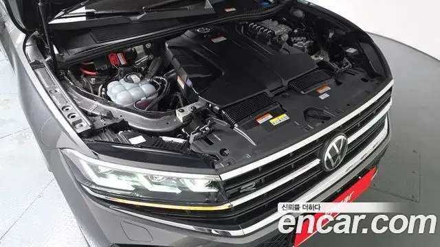 Volkswagen Touareg 2024 — Photo 24/36