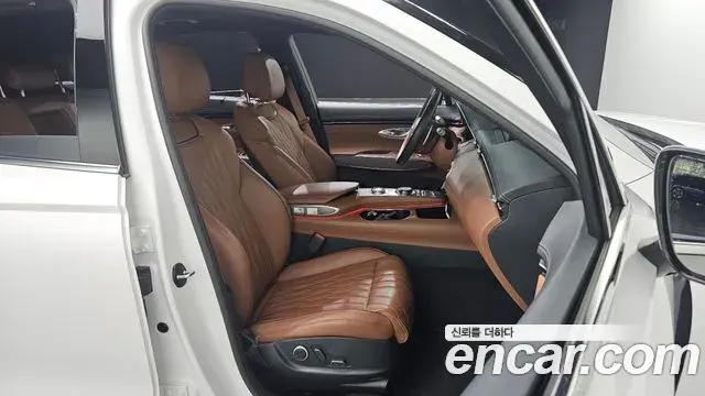 Genesis GV70 2021 — Photo 26/30