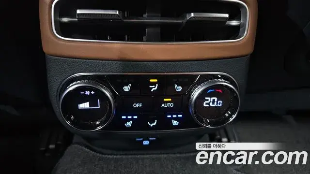 Genesis GV70 2021 — Photo 27/30