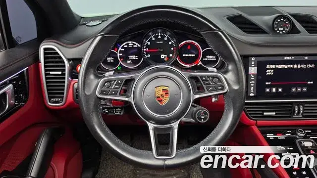 Porsche Cayenne 2019 — Фото 15/20