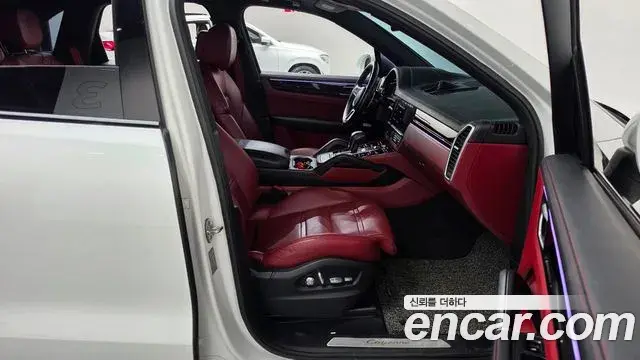 Porsche Cayenne 2019 — Photo 26/37