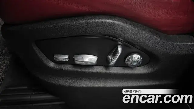 Porsche Cayenne 2019 — Photo 17/37