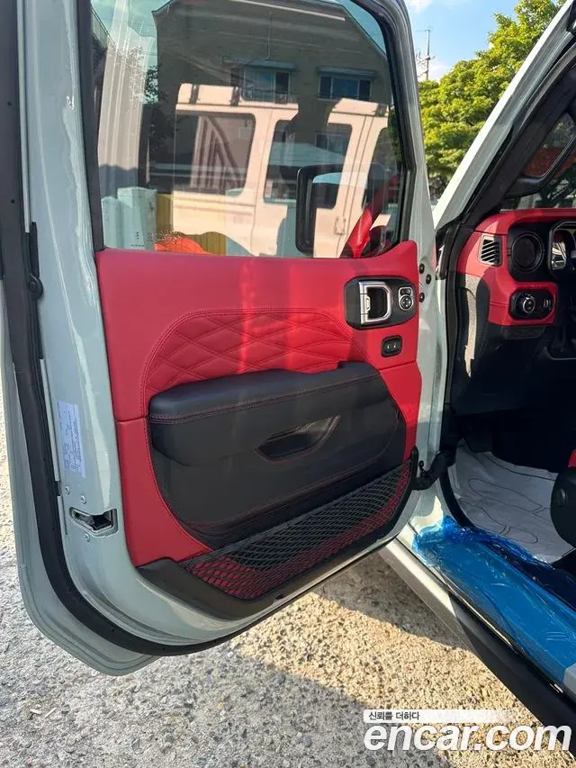 Jeep Wrangler 2024 — Photo 10/17