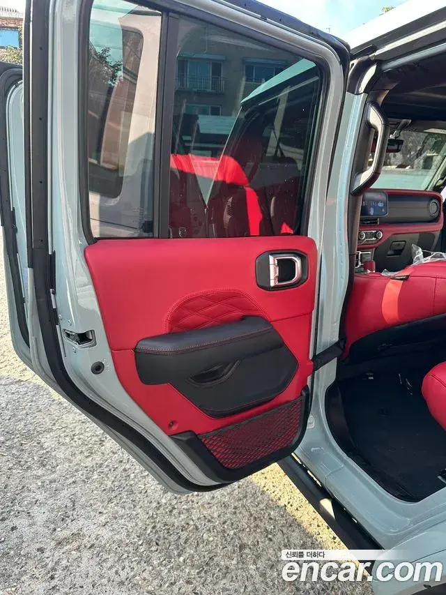 Jeep Wrangler 2024 — Photo 15/17