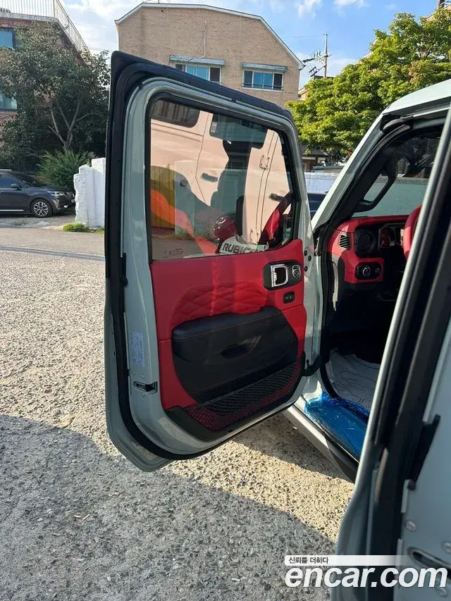 Jeep Wrangler 2024 — Photo 16/17