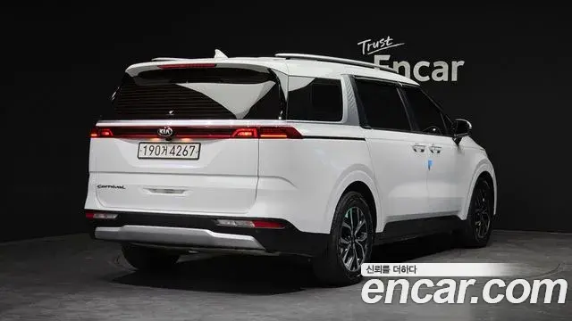 Kia Carnival 2020 — Photo 2/20