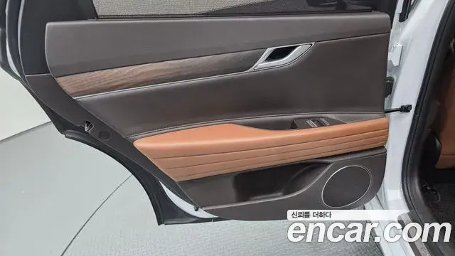 Genesis G80 2021 — Photo 19/35