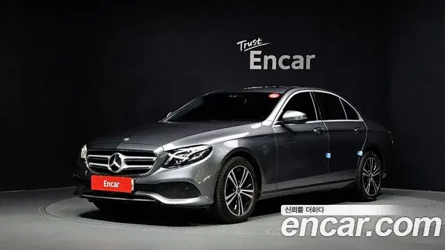 Mercedes-Benz E-Class 2020 — Фото 1/20
