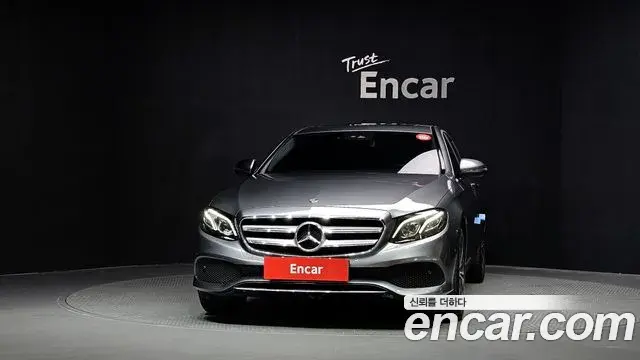 Mercedes-Benz E-Class 2020 — Фото 3/20