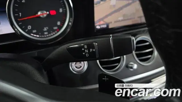 Mercedes-Benz E-Class 2020 — Фото 9/20