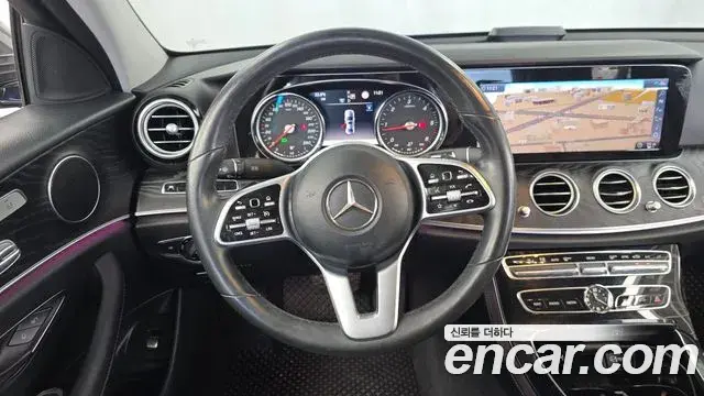 Mercedes-Benz E-Class 2020 — Фото 13/20