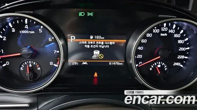 Kia Carnival 2023 — Фото 8/20
