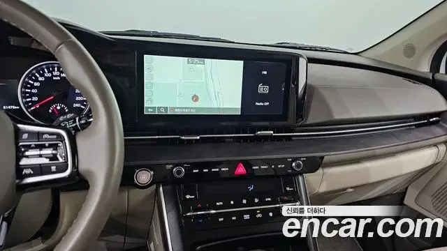 Kia Carnival 2023 — Фото 12/20