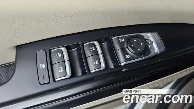 Kia Carnival 2023 — Фото 16/20