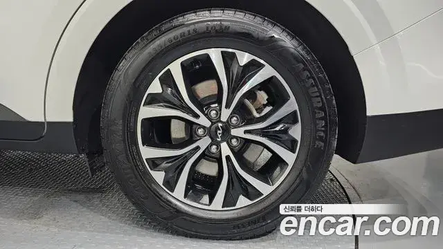 Kia Carnival 2023 — Şəkil 31/31