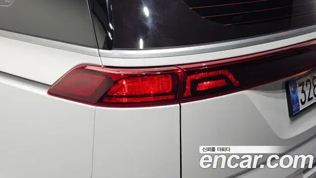 Kia Carnival 2023 — Şəkil 12/31
