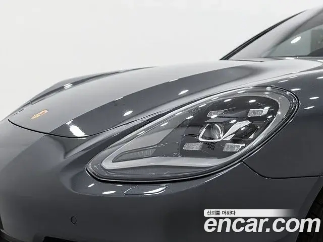 Porsche Panamera 2018 — Photo 12/19