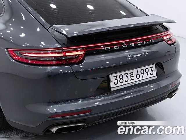 Porsche Panamera 2018 — Photo 9/19