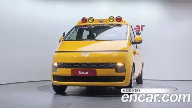 Hyundai Staria 2026 — Photo 17/24