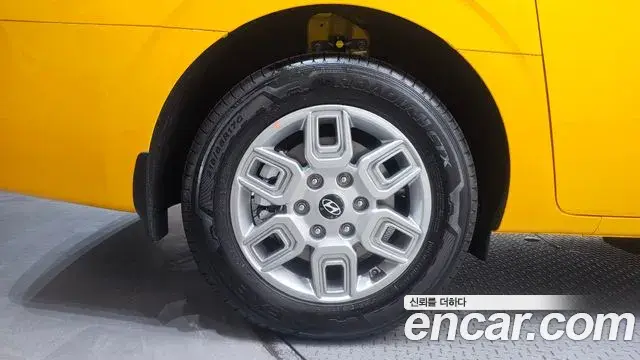 Hyundai Staria 2026 — Photo 15/24