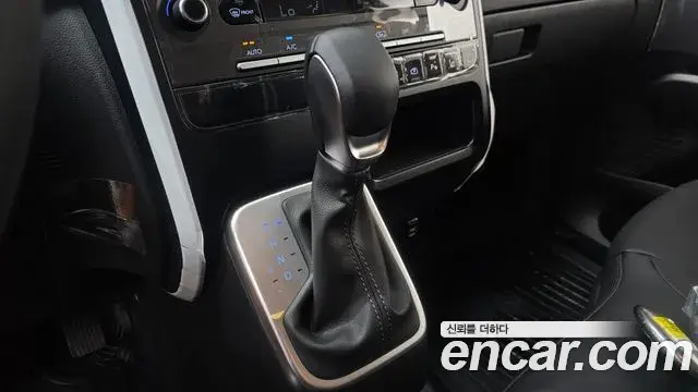 Hyundai Staria 2026 — Photo 10/24
