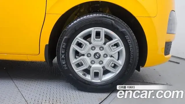 Hyundai Staria 2026 — Photo 23/24
