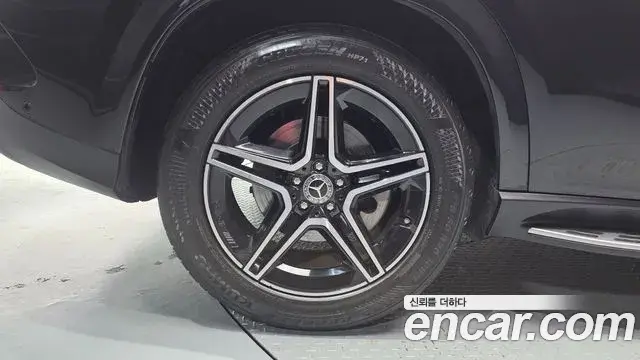 Mercedes-Benz GLE-Class 2021 — ფოტო 28/36