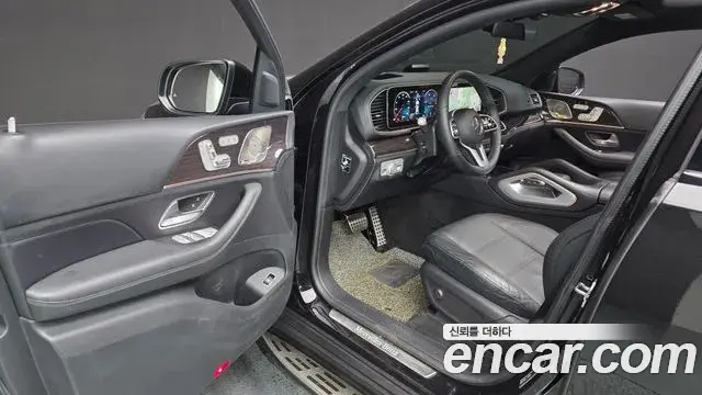 Mercedes-Benz GLE-Class 2021 — ფოტო 34/36