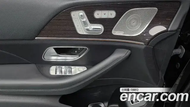 Mercedes-Benz GLE-Class 2021 — ფოტო 2/36
