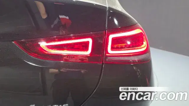 Mercedes-Benz GLE-Class 2021 — ფოტო 26/36