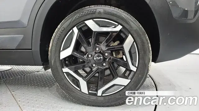 Kia Seltos 2024 — Şəkil 23/31