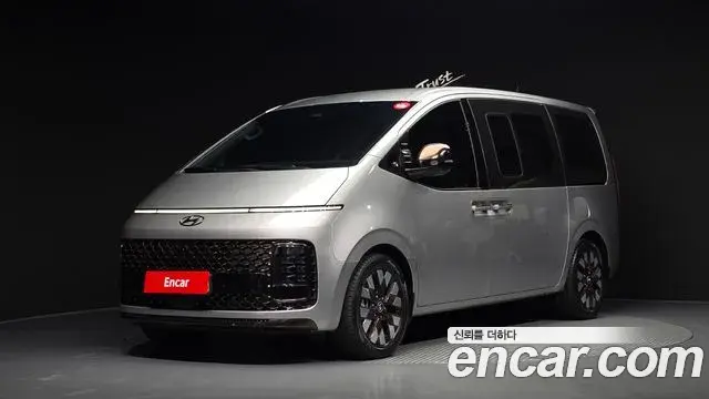 Hyundai Staria 2021 — ფოტო 20/33