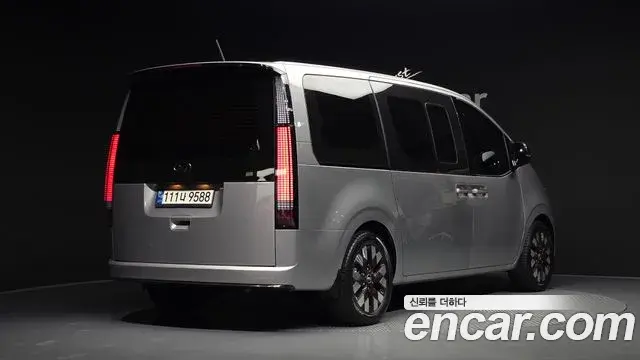 Hyundai Staria 2021 — ფოტო 22/33