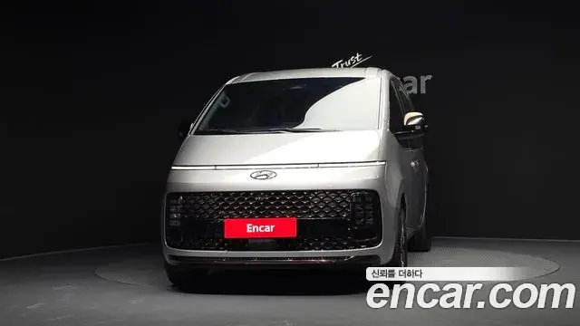 Hyundai Staria 2021 — ფოტო 28/33