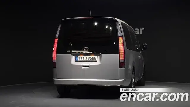 Hyundai Staria 2021 — ფოტო 29/33