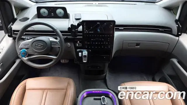 Hyundai Staria 2021 — ფოტო 12/33