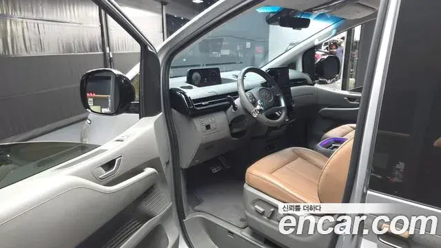 Hyundai Staria 2021 — ფოტო 31/33