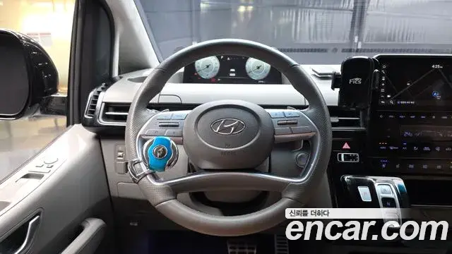 Hyundai Staria 2021 — ფოტო 14/33