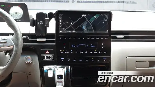 Hyundai Staria 2021 — ფოტო 25/33
