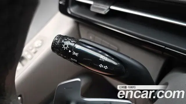 Hyundai Staria 2021 — ფოტო 6/33