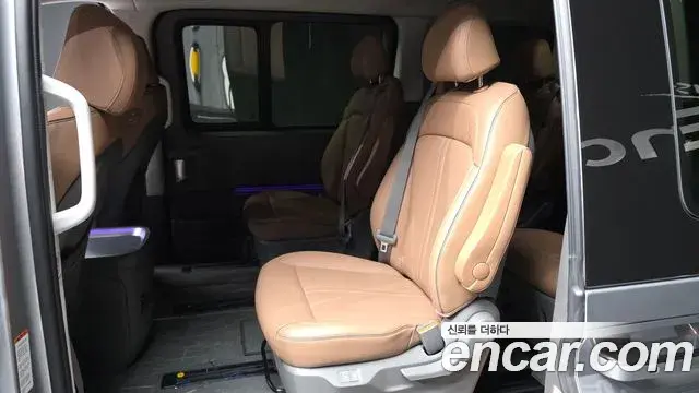 Hyundai Staria 2021 — ფოტო 32/33
