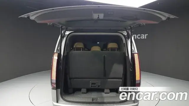 Hyundai Staria 2021 — ფოტო 27/33