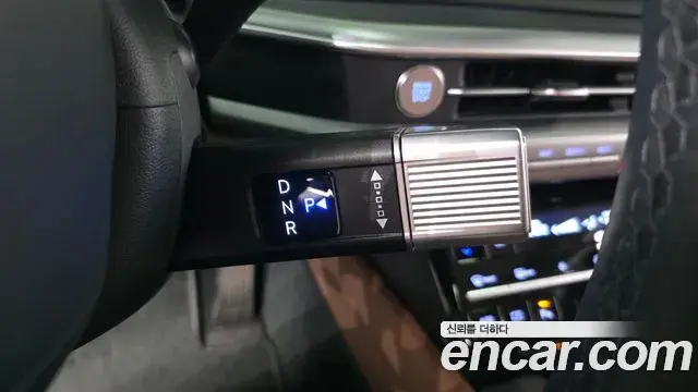 Hyundai Grandeur Hybrid 2023 — ფოტო 2/31